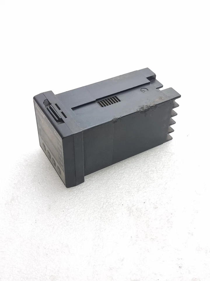 *1 PCS* Honeywell DC1010 DC1010CT-000000-E Temperature Controller Ac 85-265V